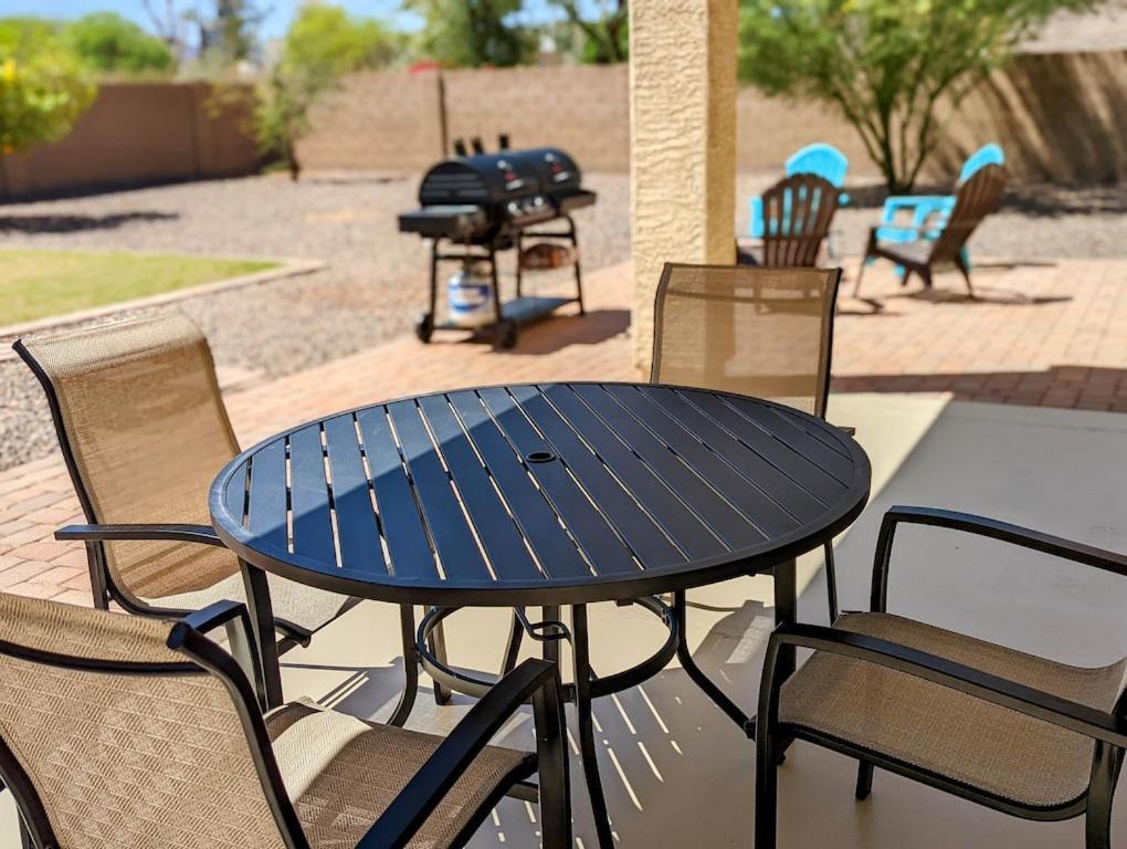 Rooms At The Vista Phoenix Exterior photo