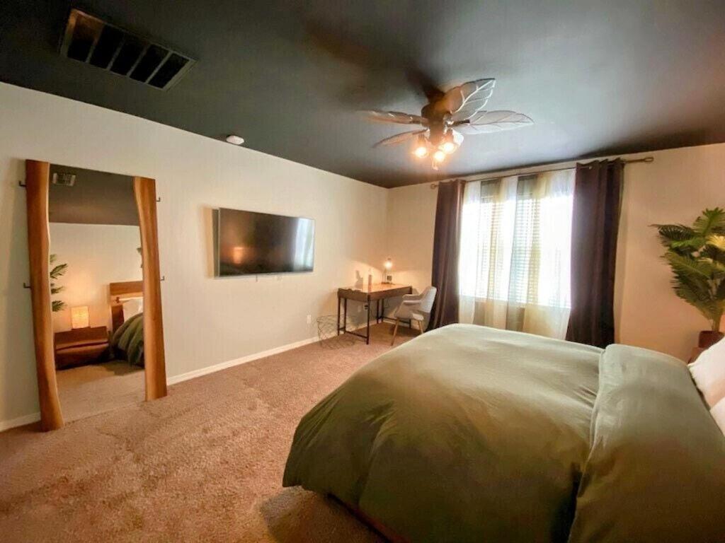 Rooms At The Vista Phoenix Exterior photo