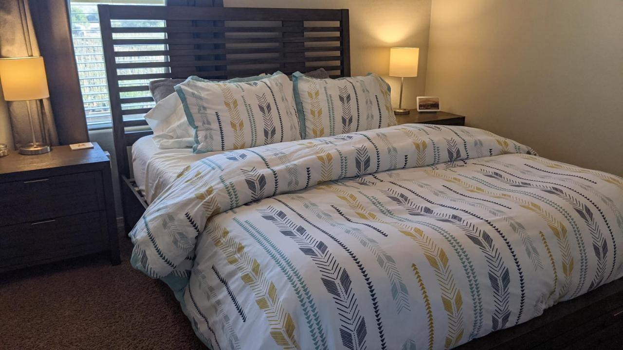 Rooms At The Vista Phoenix Exterior photo